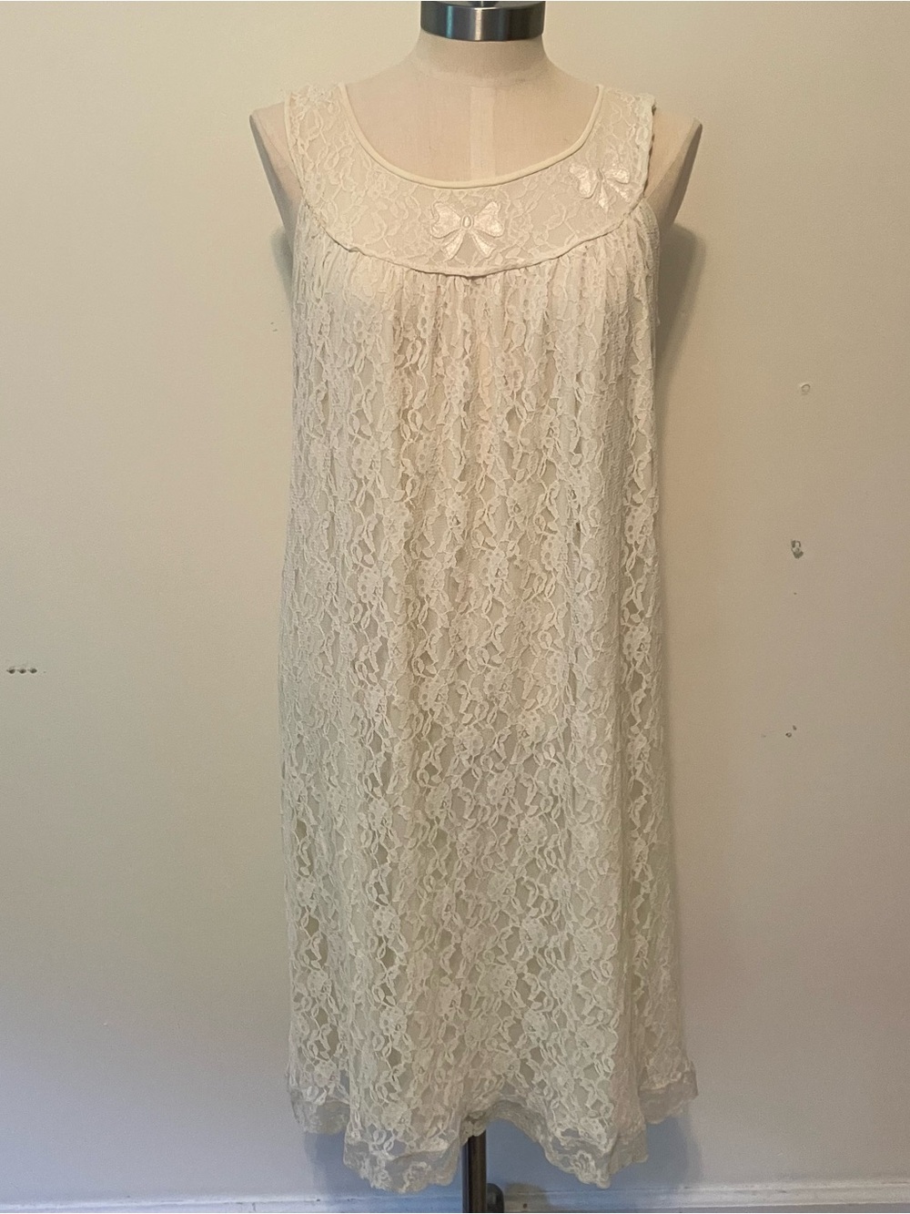 VTG Ivory Lace Nightgown Lingerie Slip  Romantic Cottagecore Sz. S Bow Babydoll